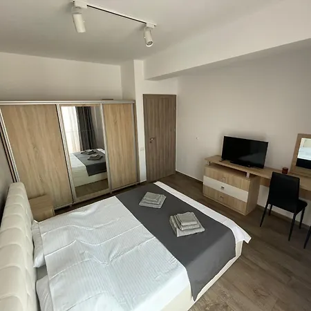 Building Stefan Mamaia Nord 那沃达利