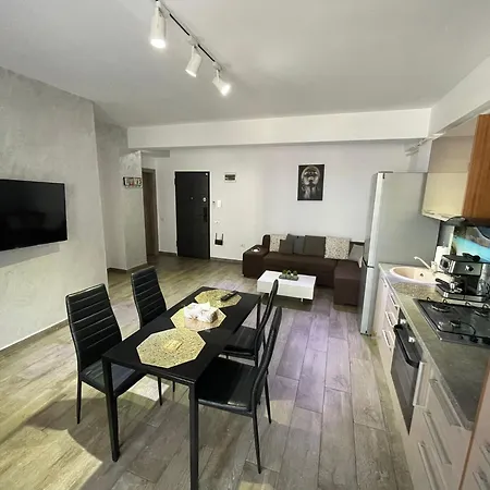 Building Stefan Mamaia Nord Apartment