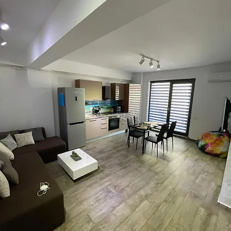 Building Stefan Mamaia Nord Apartment